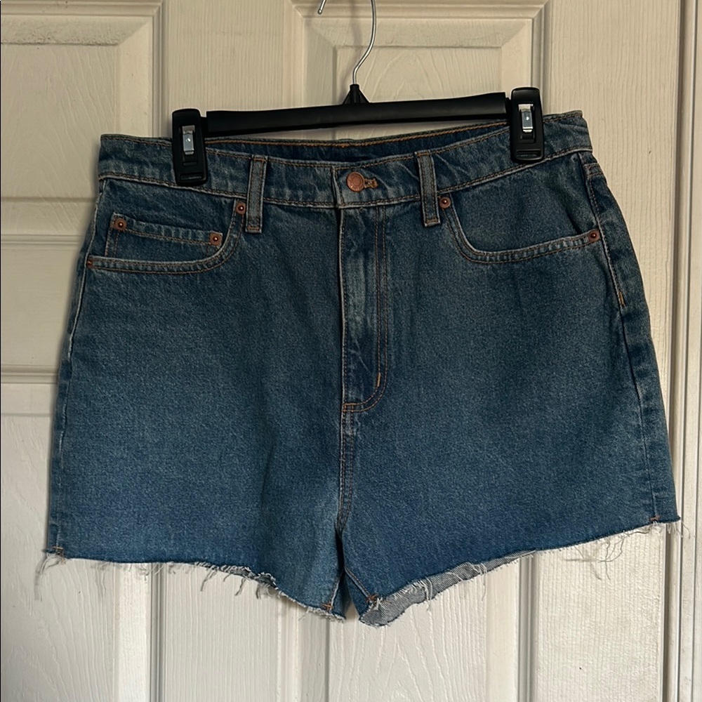 NWOT PINK Victoria’s Secret denim raw hem shorts size 27